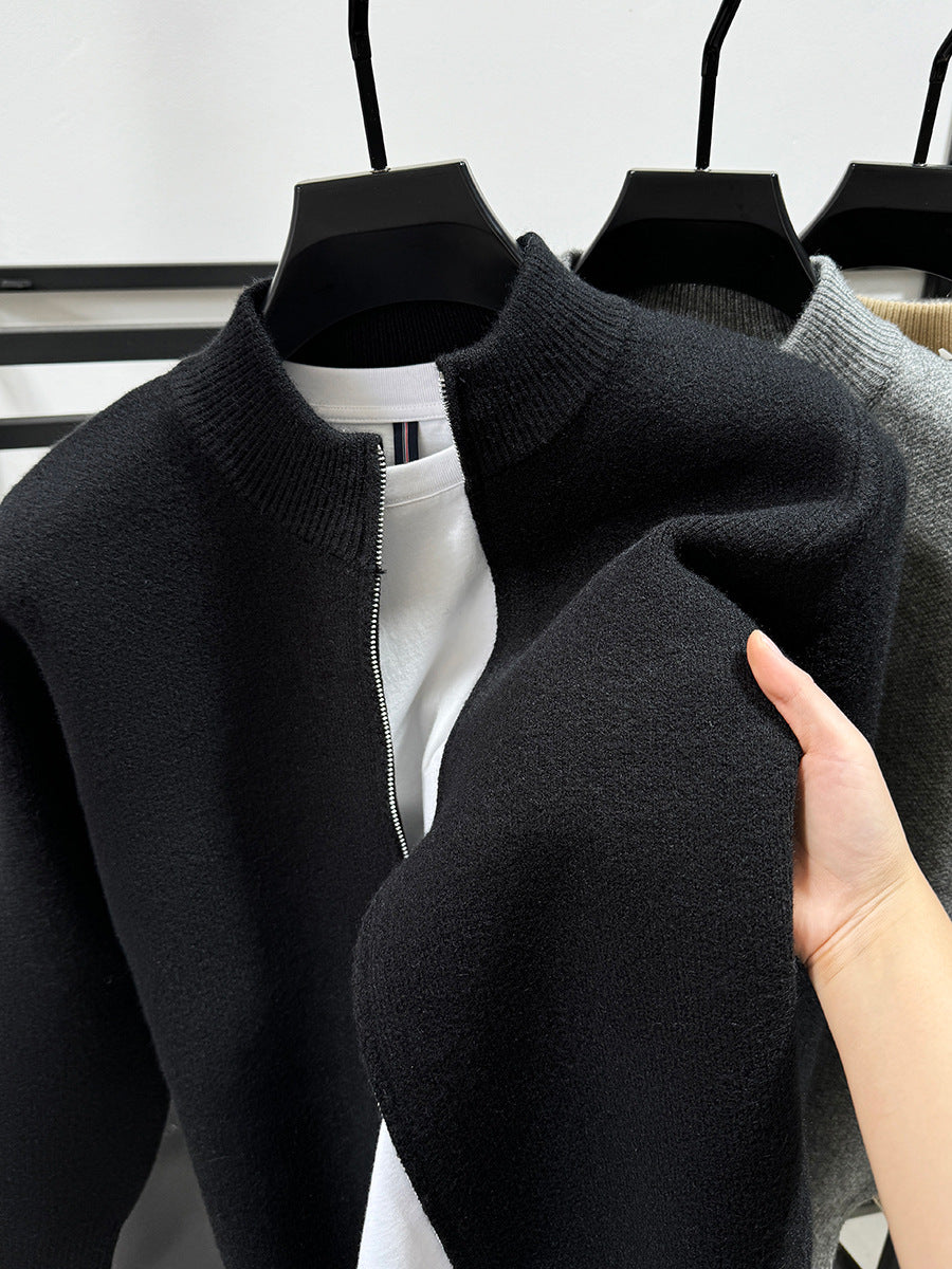 „Velours de Nuit" – Luxuriöse Stehkragen-Cardigan