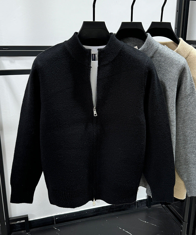 „Velours de Nuit" – Luxuriöse Stehkragen-Cardigan