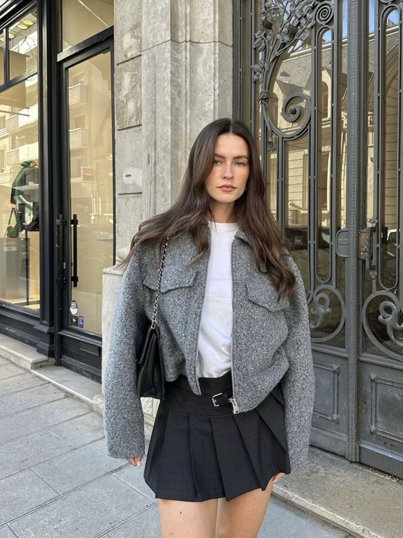La Grise Élégance - Wolljacke mit Reißverschluss und Brusttaschen