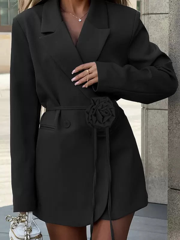 Flower Blazer Damen – Schwarz mit Bindegürtel & Blumen-Detail