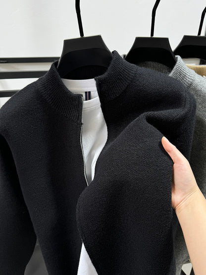 „Velours de Nuit" – Luxuriöse Stehkragen-Cardigan