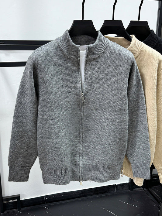 „Velours de Nuit" – Luxuriöse Stehkragen-Cardigan
